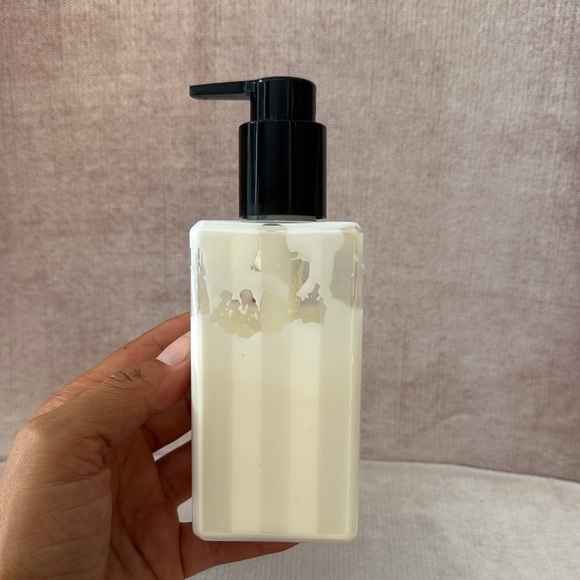 Jo Malone Grapefruit Lotion with Black Pump - Picture 3 of 3